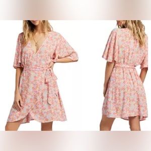 NWT Billabong Wrap flutter sleeve dress size Medium 10